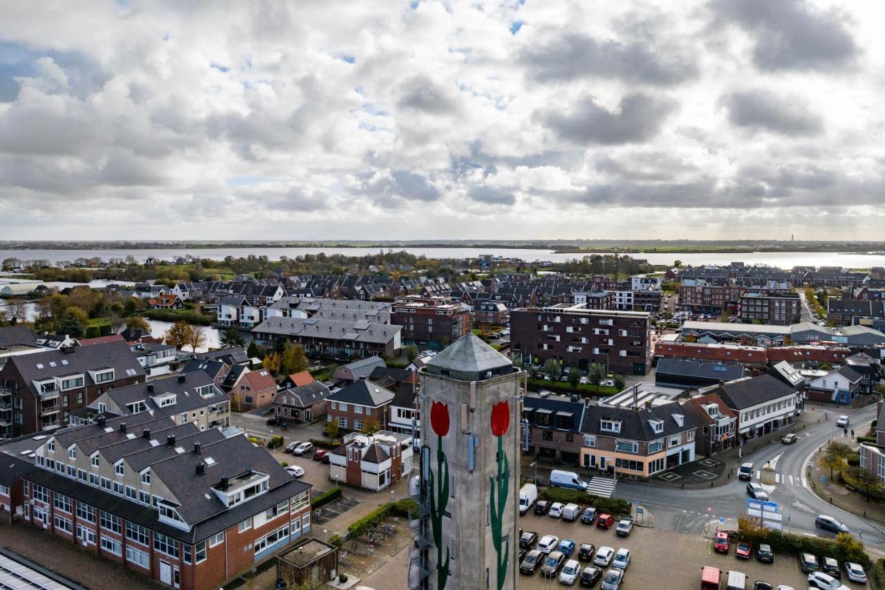 B&B De Tulpentoren Roelofarendsveen Extérieur photo